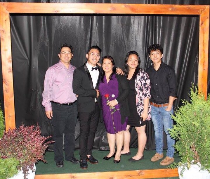 franzkillaaa's tweet image. So blessed to be surrounded by these amazing people don't know what I did to deserve them but I'm glad I did #fam1st