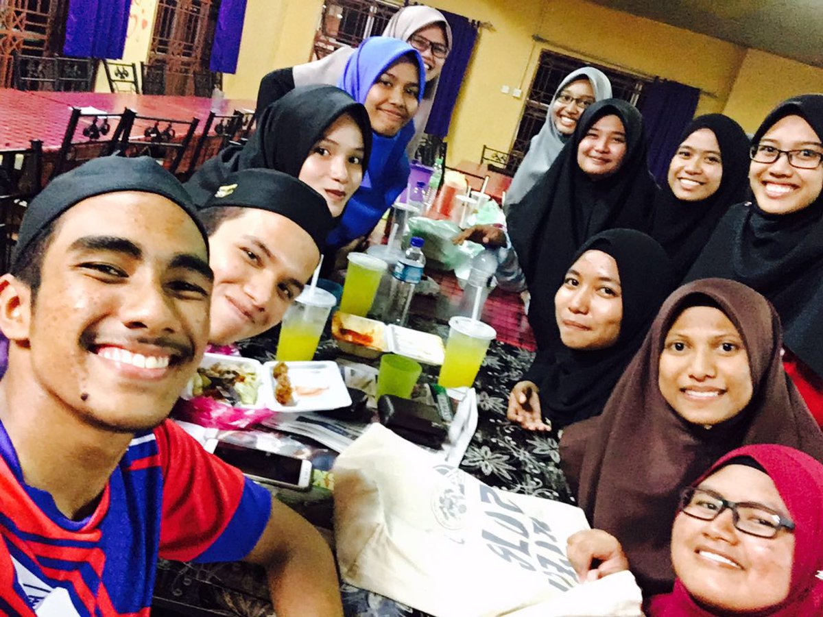 najatrezli's tweet image. Time and good friends are two things that become more valuable the older you get.
 
#Gerikian
#Batch19 
#KMPk