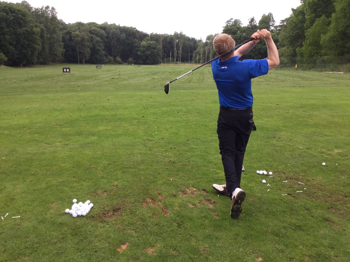 Yardage gain of 33 yards for <a href="/s_craven86/">Simon Craven</a> 'it flies off the club face!' #Unfairway
