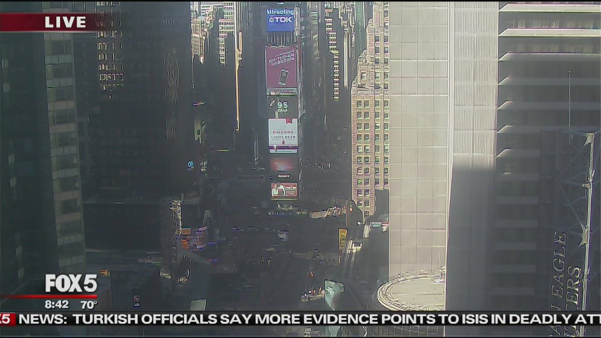 fox5ny's tweet photo. BREAKING: Police are responding to Times Square where there are multiple reports of a man running around naked. https://t.co/LzmlVM6iEp