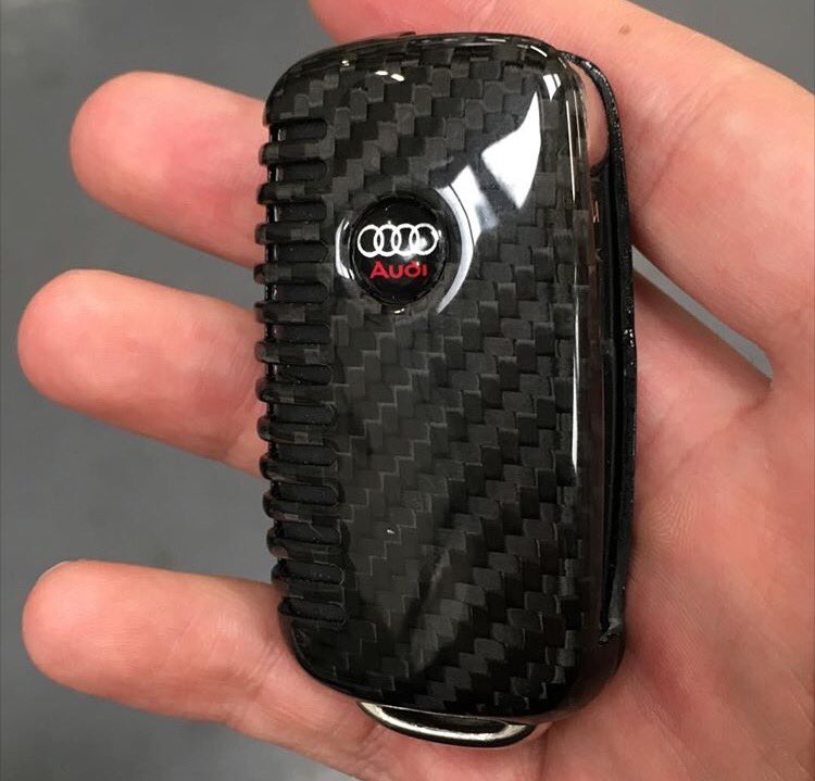 pinalloy's tweet photo. Deluxe Carbon Made Key Case for Audi - https://t.co/viJF9yxyn9
#pinalloy #audi #audikey #carbon #carboncase #carkey https://t.co/c2c0UeBJOy
