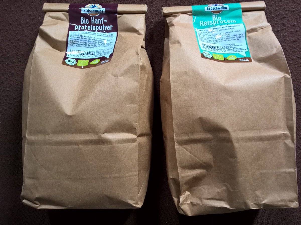 Hanfprotein für das Müsli am Morgen und Reisprotein für den Shake nach dem Training. #vegan #eatclean #vegetarian