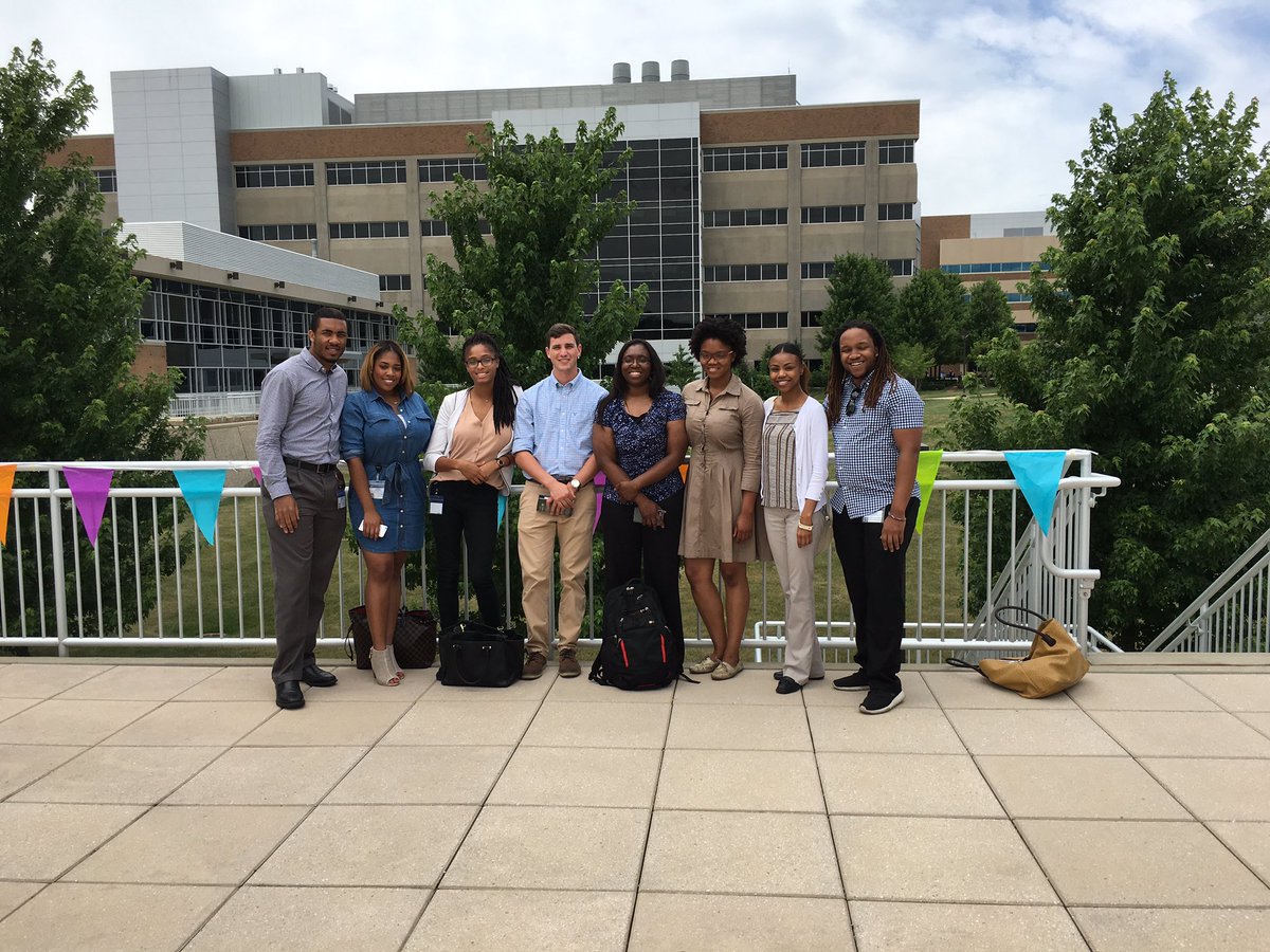 CCOMDeansOffice's tweet photo. The AOA summer interns visit @MidwesternUniv @karenjnichols @AOAforDOs https://t.co/cRWxQNOyXq