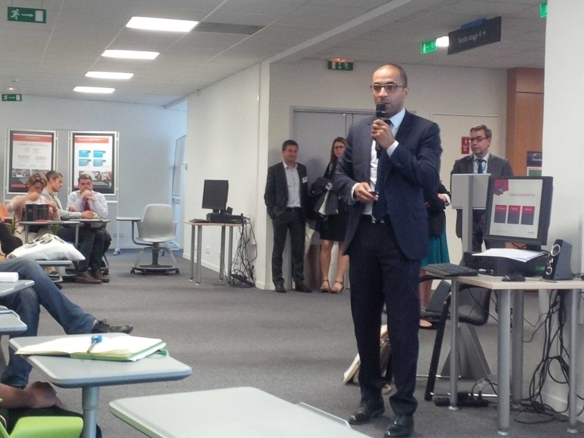 AMPatard's tweet photo. #BTTP2016 c'est au tour de @drissaityoussef président @ILV de présenter la filiale #executive du @GroupeLDV https://t.co/kqx2RUyyIO