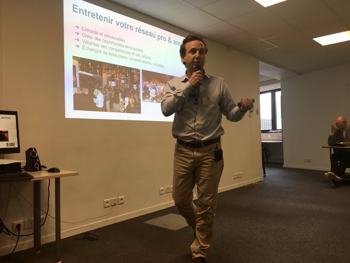 DevinciAlumni's tweet photo. Frédéric Blanc présente "Pourquoi participer et adhérer à @DevinciAlumni " lors du #BTTP2016 @GroupeLDV https://t.co/zW3TIduAeO