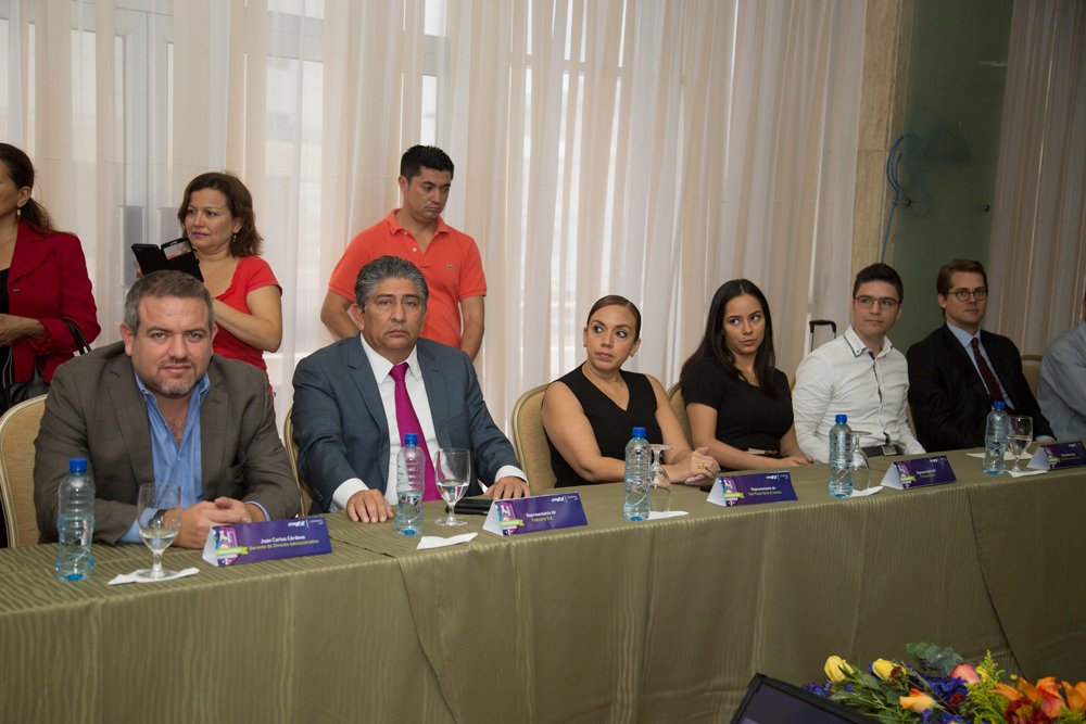 CFN_ECUADOR's tweet photo. Gracias empresarios. Sin su valioso aporte no hubiera sido posible realizar #EmprendedoresCFN #FinalLEE2 https://t.co/4Y8iGLcUre