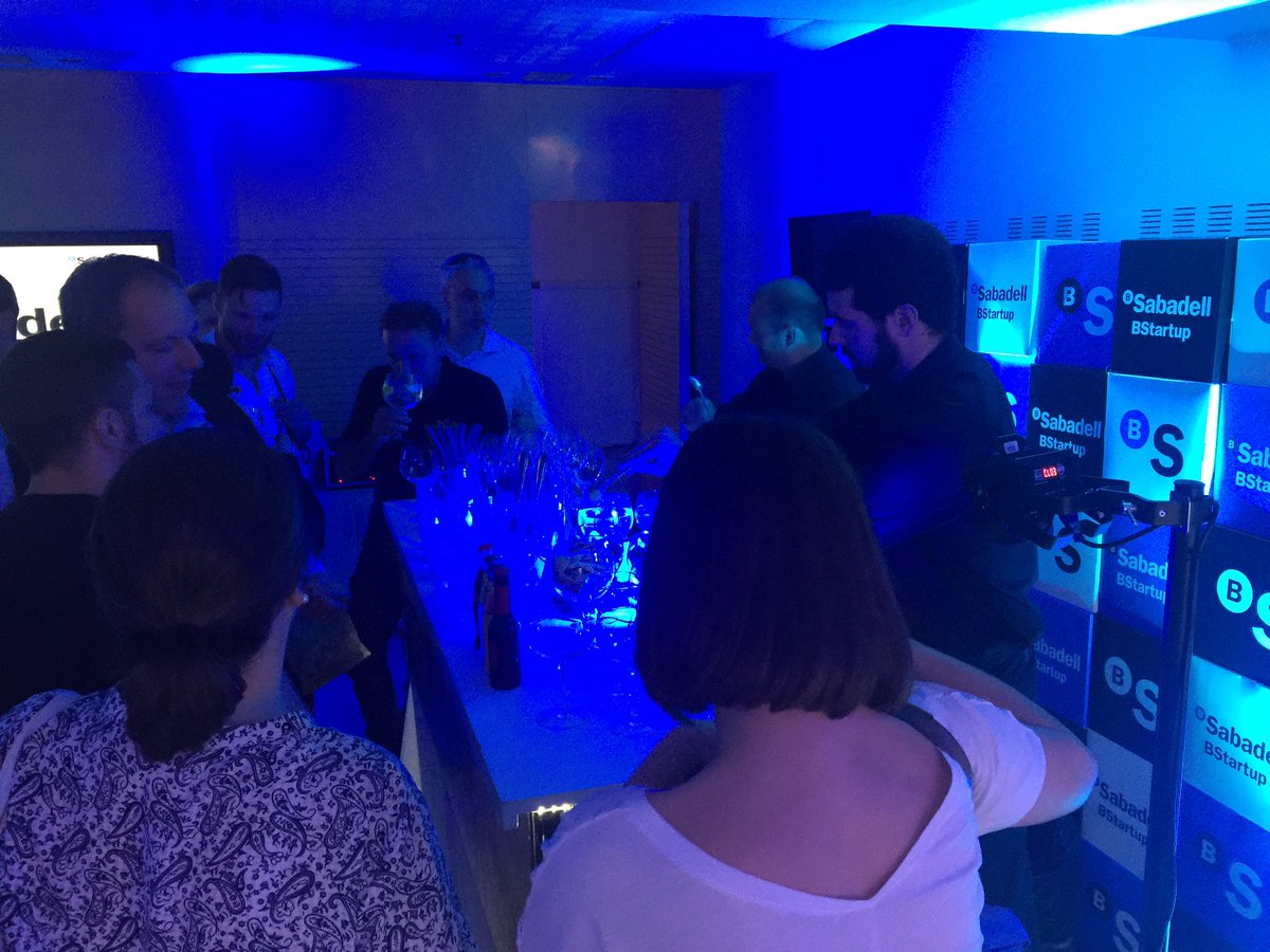 NauticAdvisor's tweet photo. Nou concepte per a #emprenedors al #BStartup10 : el #GinWorking https://t.co/0AZa7I73WI