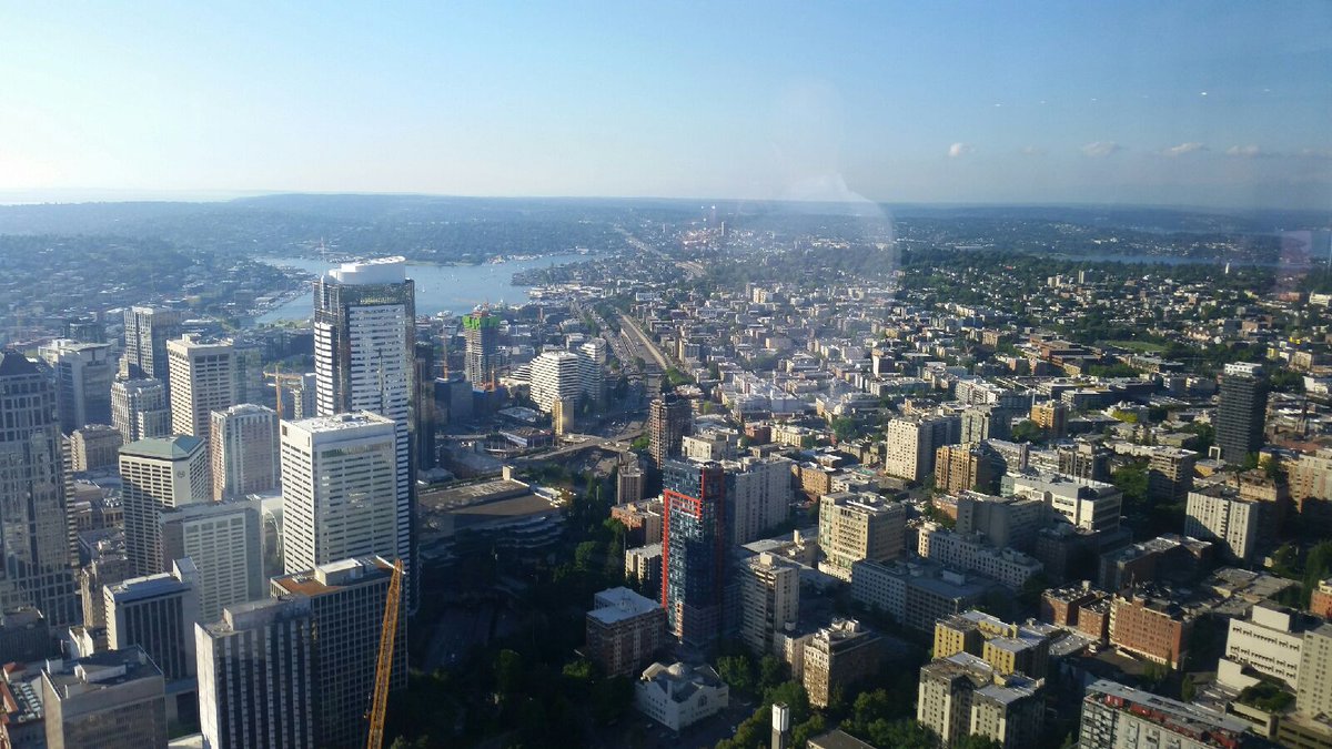 WAC_Concierge's tweet photo. Spectacular view from the #ColumbiaTowerClub  #75thfloor.  Great event catered by the #GSBA. https://t.co/oWAoO85hH2