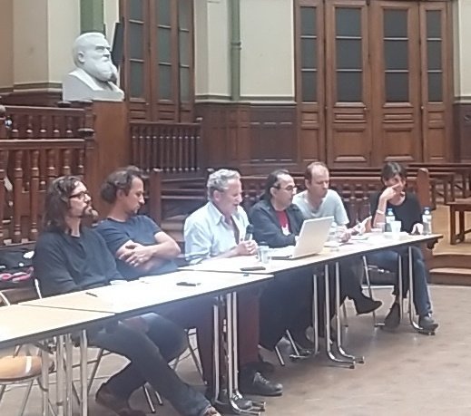 tvdebout's tweet photo. Ce soir #122mars #TvDebout enregistre le débat sur les #loitravail en #Europe à la #BourseDuTravail https://t.co/wuCYJVOdan