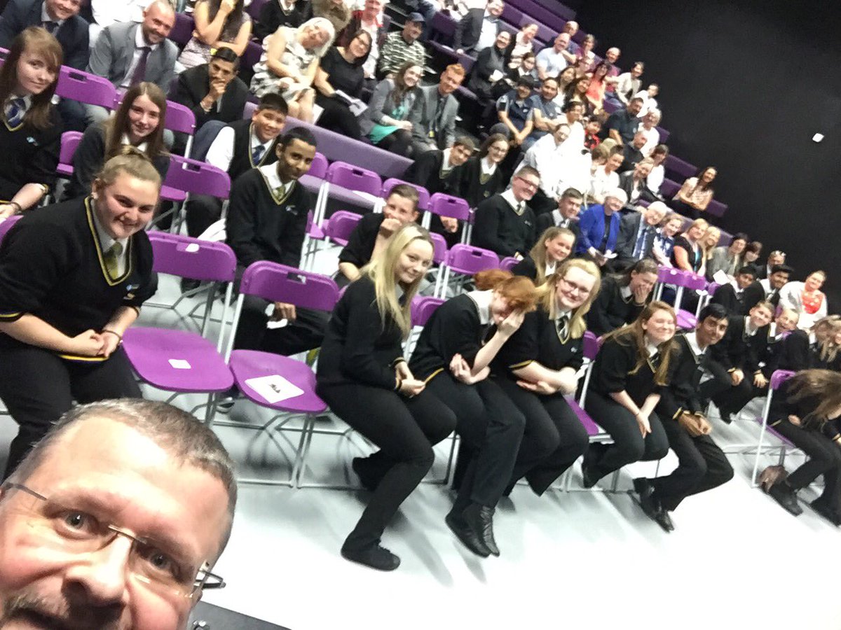 W_O_Academy's tweet image. &apos;Make a Difference&apos; presentation evening. Just starting... #positivecontribution