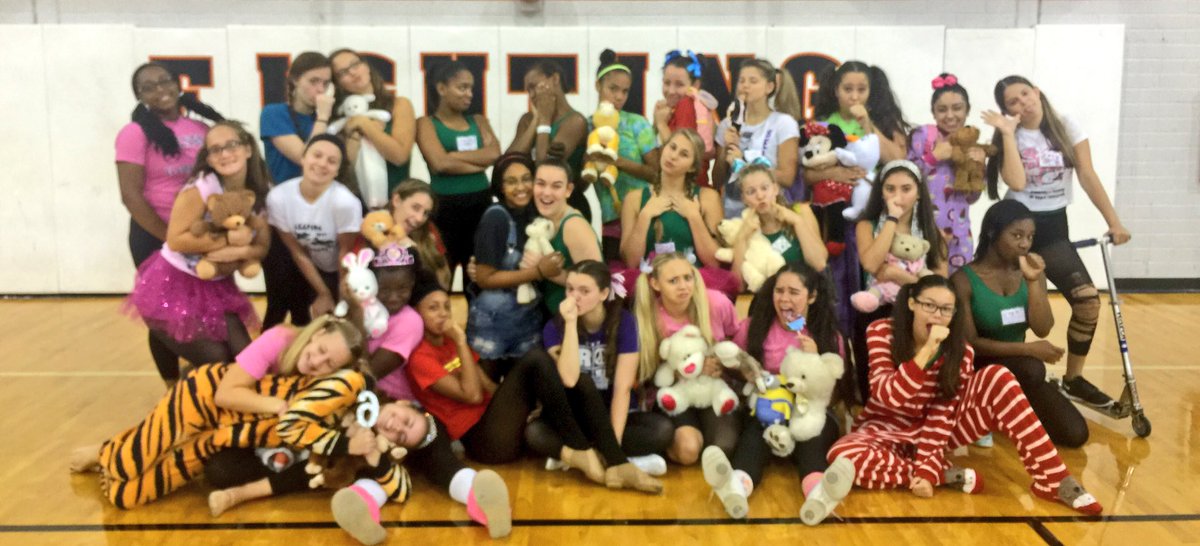 SHSdazzlers's tweet photo. Juniors #finallyupperclassmen https://t.co/NzZI4FH2HP