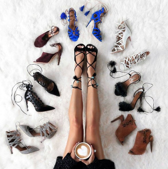 tendfy's tweet photo. "Me encantan los zapatos que hacen que mis piernas parezcan más largas" Amy Adams (Actriz) #TendfyApp https://t.co/qZhTmMkWKB