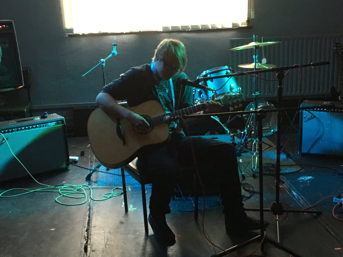 Dawson starting the night with a chilled acoustic set <a href="/CalderdaleCol/">Calderdale College</a> <a href="/Summer_jamz2016/">summer jam</a> @CapeUK <a href="/OvergateHospice/">Overgate Hospice</a>