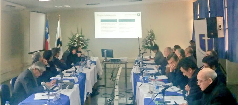 UdeAysen's tweet photo. AHORA Rectora #UAysén @RxPey presenta propuesta ante CRUCh sobre #Acceso para estudiantes de #Aysén https://t.co/uaJlXDp5HZ