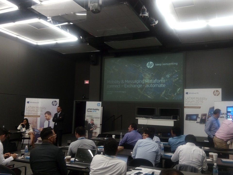luciamecott's tweet photo. #HPMobilityForum #BlueMessaging
A punto de empezar https://t.co/VNtug1wNS9