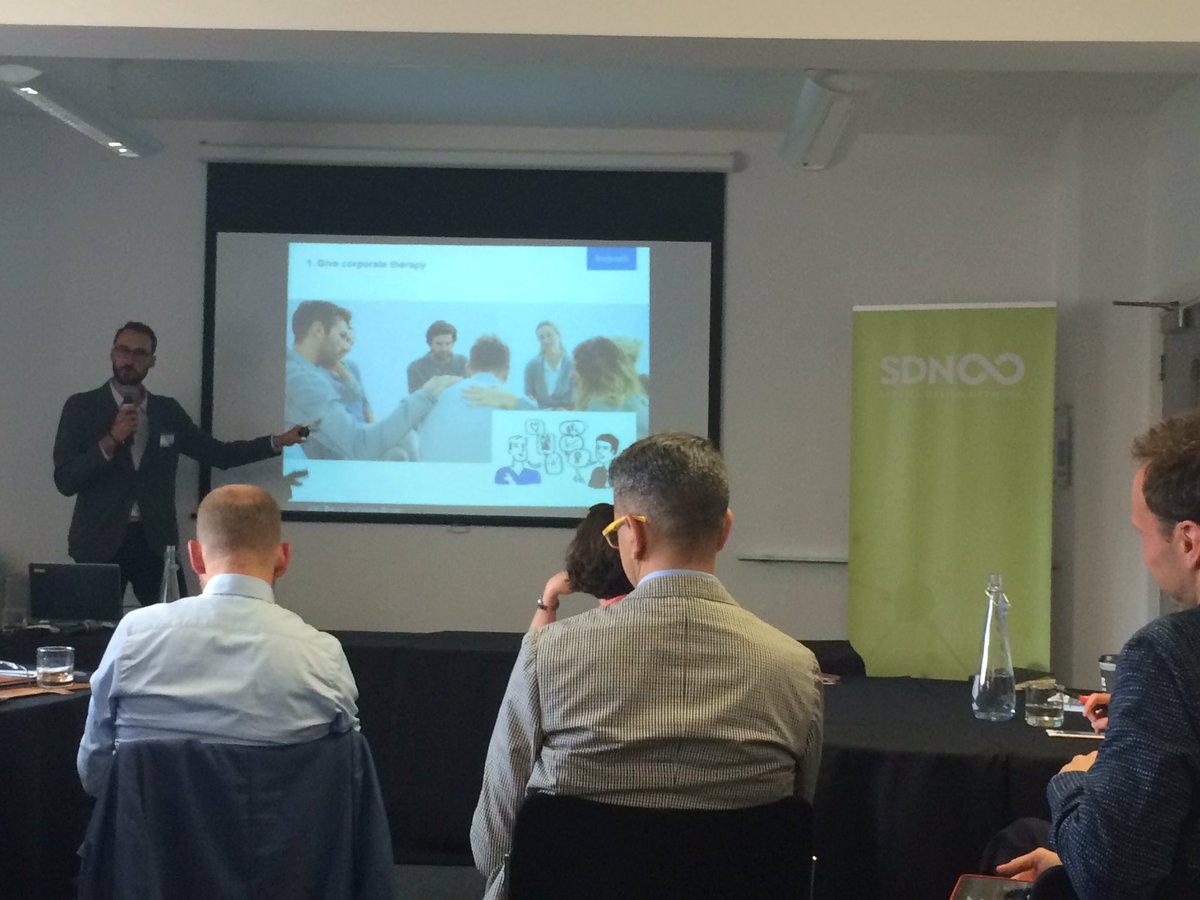 FlaminiaDelCont's tweet photo. @joelbaileyuk @Liveworkstudio #SDNUK16 #liveworkers "Our mission is to Give corporate therapy too!" https://t.co/OvNPFYvnsE