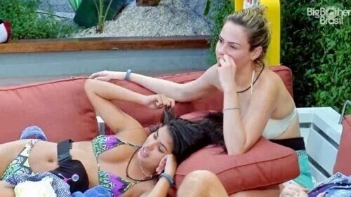 Vitoria72154282's tweet photo. Bom dia minhas rainhas que amo muito ❤❤😍😍😍😍 @MunikBarbosa @anapaularenault https://t.co/63M0XB99QV