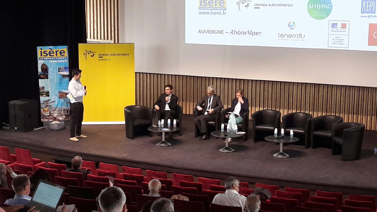 FranceHydrogene's tweet photo. Cedric Thoma de la DGEC : plus de 100 projets signalés dans le cadre de #JH2 territoires #Hydrogène https://t.co/lDAhHw2CTK