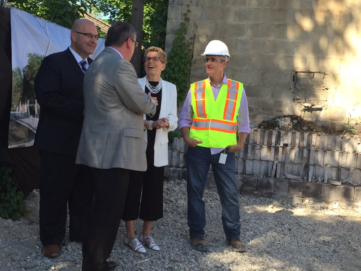 CrosstownTO's tweet photo. Officially breaking ground on #LairdStation with Premier @Kathleen_Wynne @StevenDelDuca and Bruce McCuaig @Metrolinx https://t.co/J16xuIlYxg