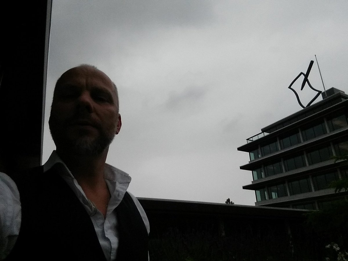 Niet om te vergaderen, maar dit keer om op te treden.. #vitaaldag #provinciehuis