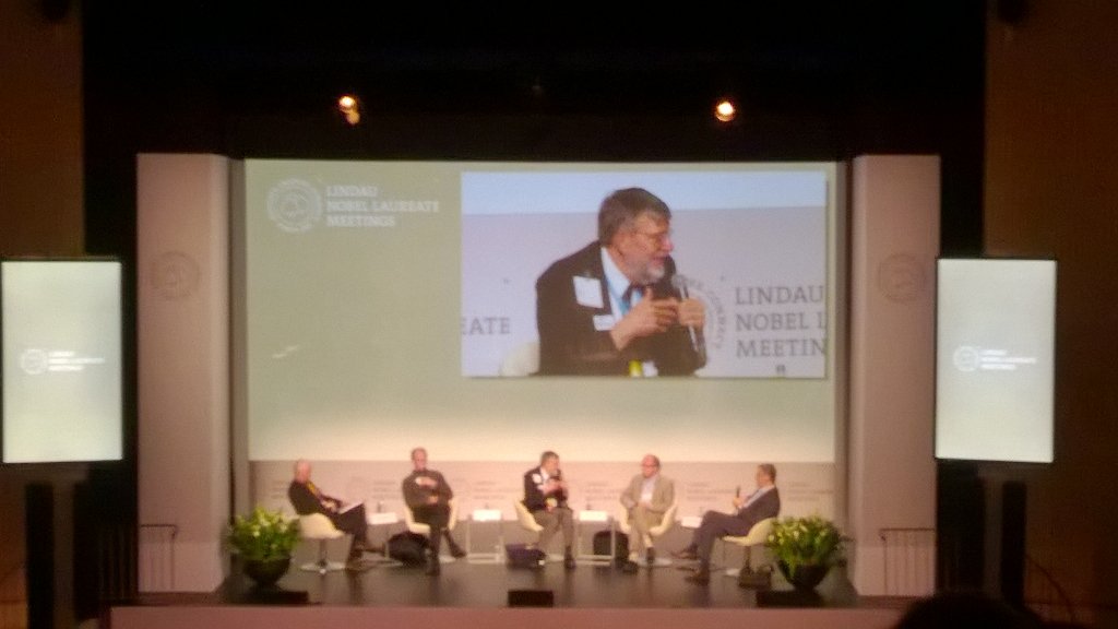 MBastarrachea's tweet image. Immortal #qubit discussion contradiction? #Yingyang of #qcomputing @lindaunobel #LiNo16