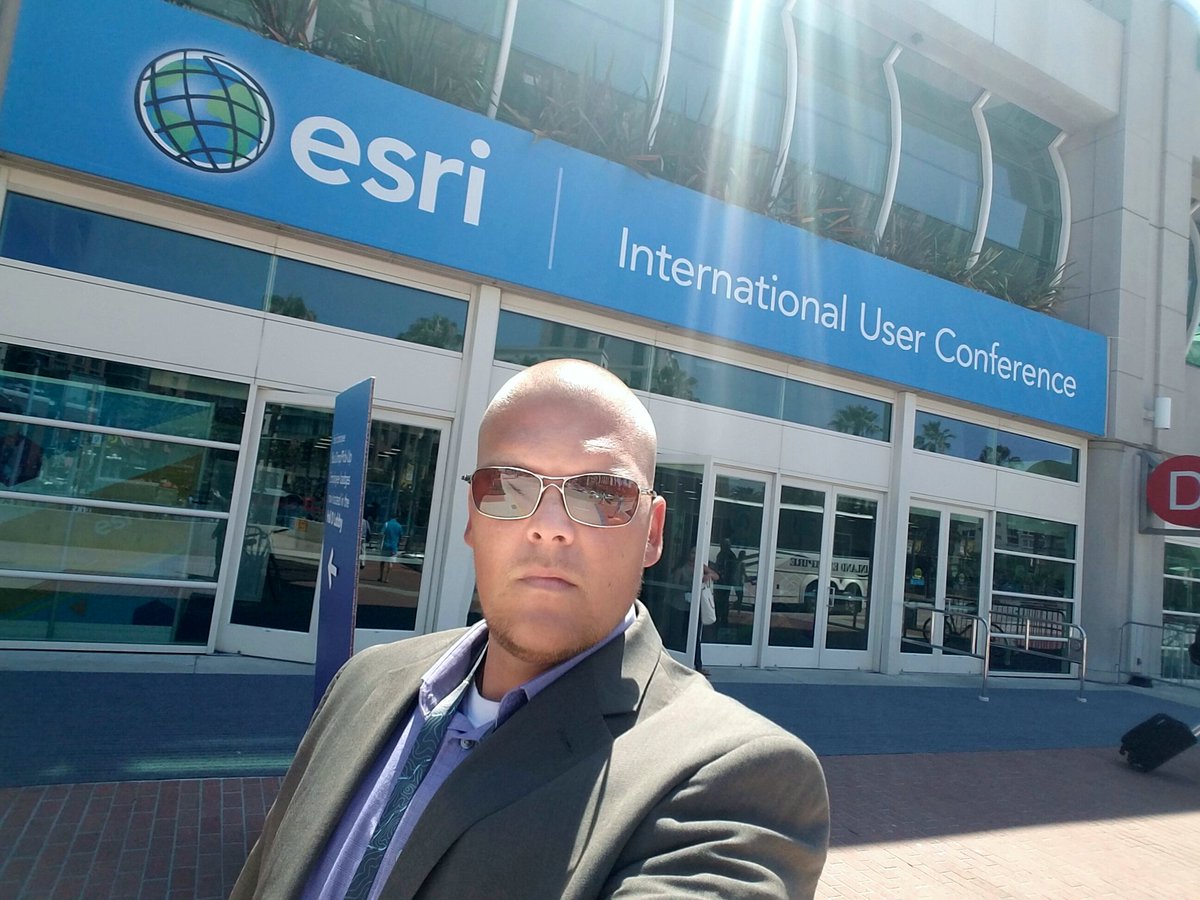 orsatech's tweet photo. Checking out the newest in geospatial... Thanks for being great hosts, esri! https://t.co/C9L0DC51sP