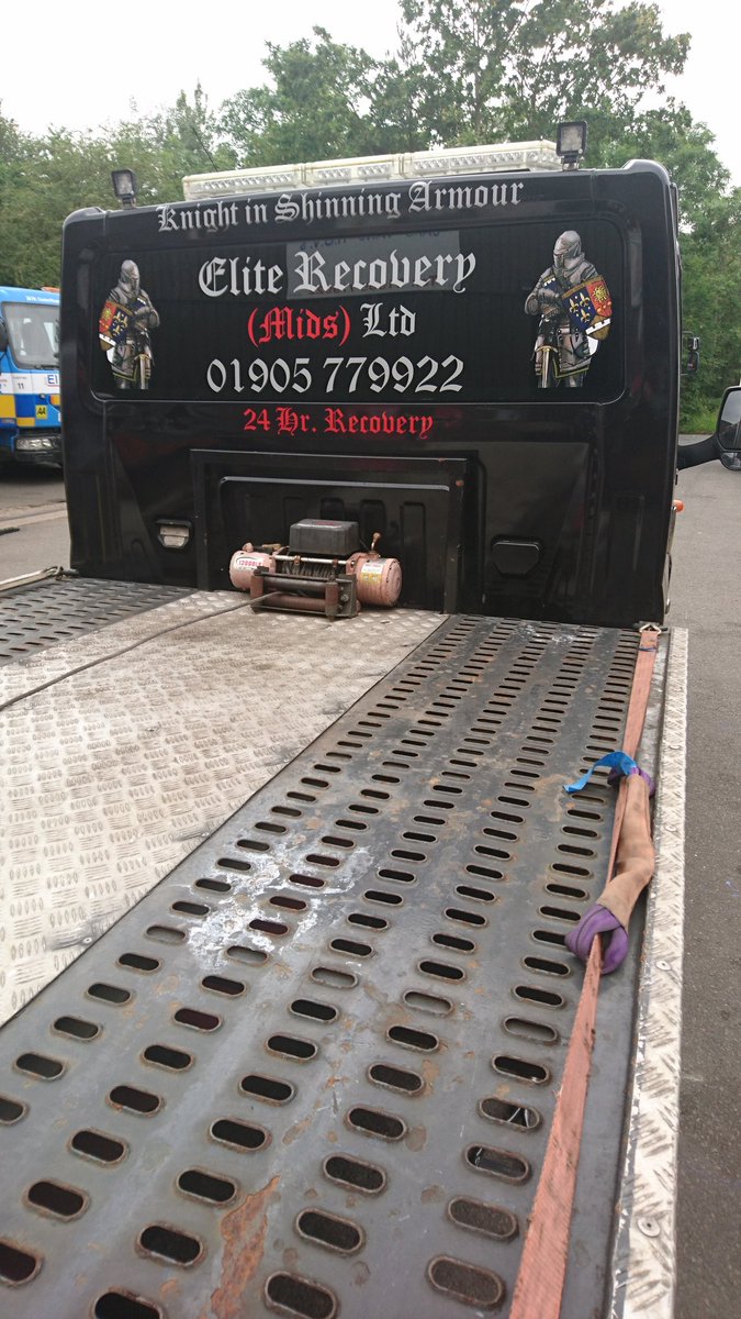 EliteRecoveryml's tweet image. Here it is, our new recruit. Knight In Shinning Armour!!! #knightinshinningarmour #recoverytruck #newrecruit