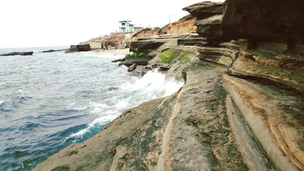 BritttJS's tweet photo. #tbt to #LaJollaCove #LaJolla #SanDiego #California #vacation #beautiful https://t.co/lBbuQfYLH4