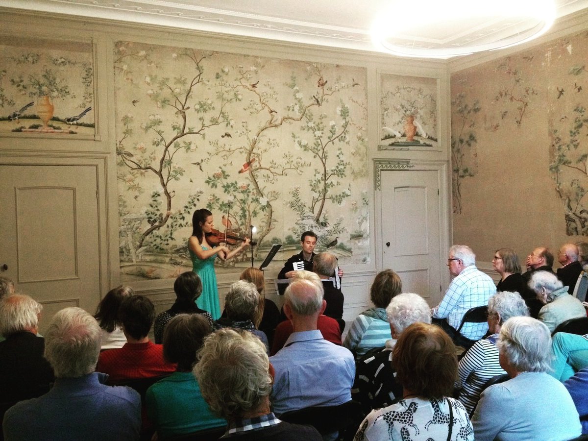 vanamsterdamduo's tweet photo. Dat was een fijn concert in Museum Oud Amelisweerd op het @IKFU2016 ! https://t.co/DcJzrGa0ki