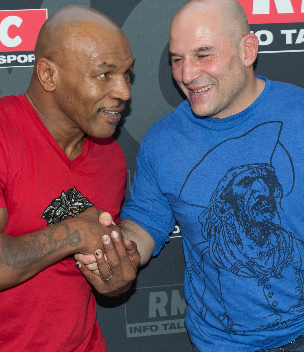 sportel_awards's tweet image. #HBD to #Iron @MikeTyson who received the #Sportel Special Prize for his autobiography Undisputed Truth #SPAW14 #TBT