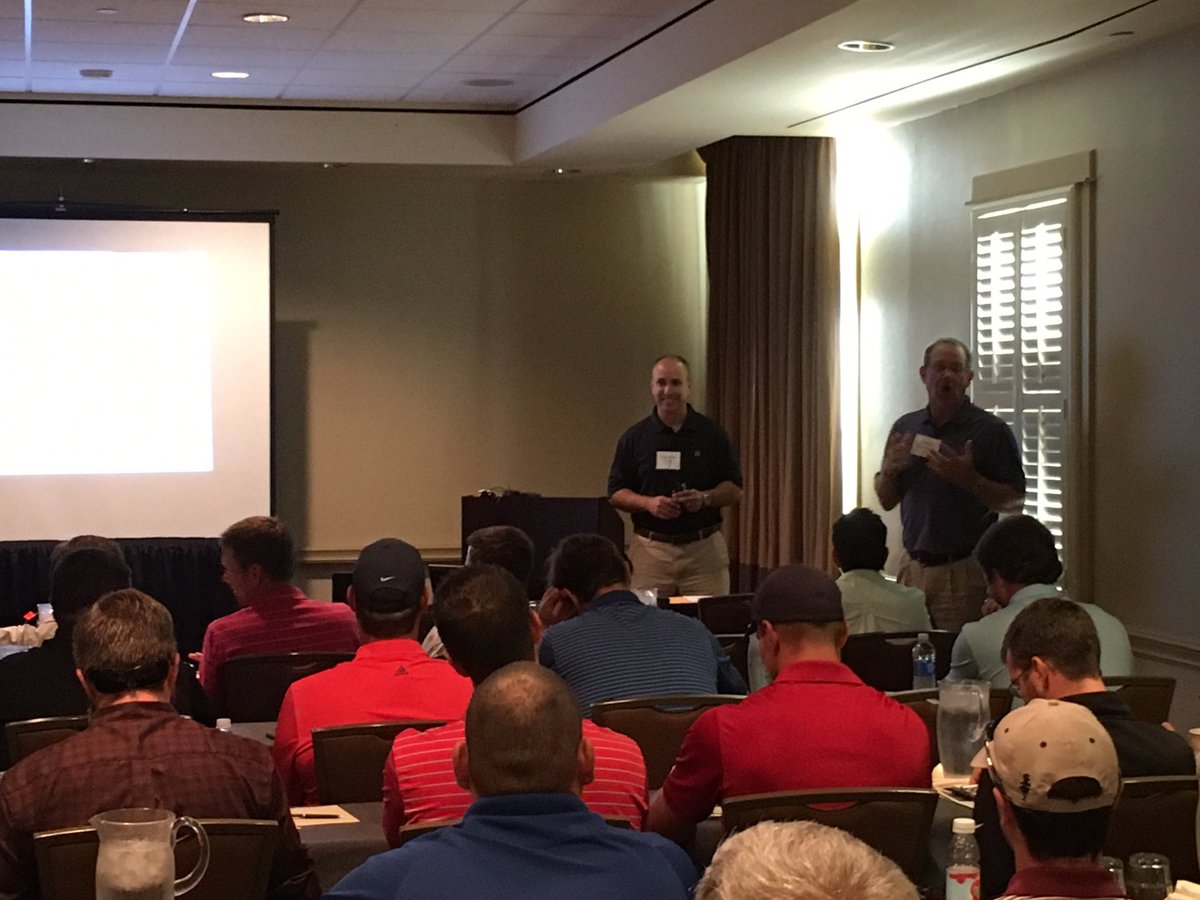 ClintNeely18's tweet image. @HarrellsLLC Dr. Snyder educating #LostPinesSummerSeminar on foliar fertility #HarrellsMax