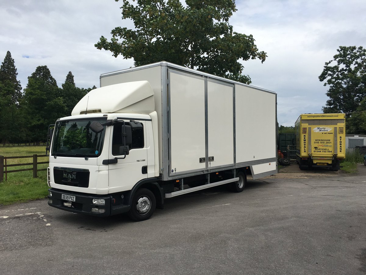 MovingMatters1's tweet photo. Our new truck with a brand new container body on it! Thanks to @Brandrick_UK and @JCPayneUK #happy #removals https://t.co/PJzsIdDC3d