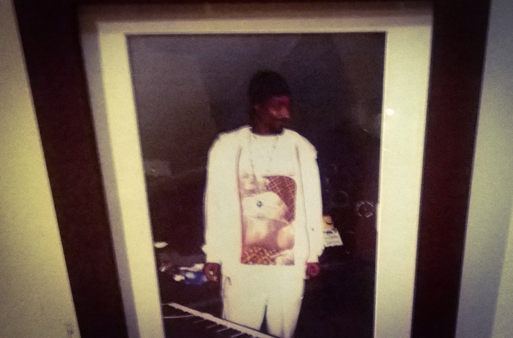 TVMPST's tweet photo. Channeling the inner snoop @ #301studios for new Oven Fresh biz churr https://t.co/jlpDa5nNMA