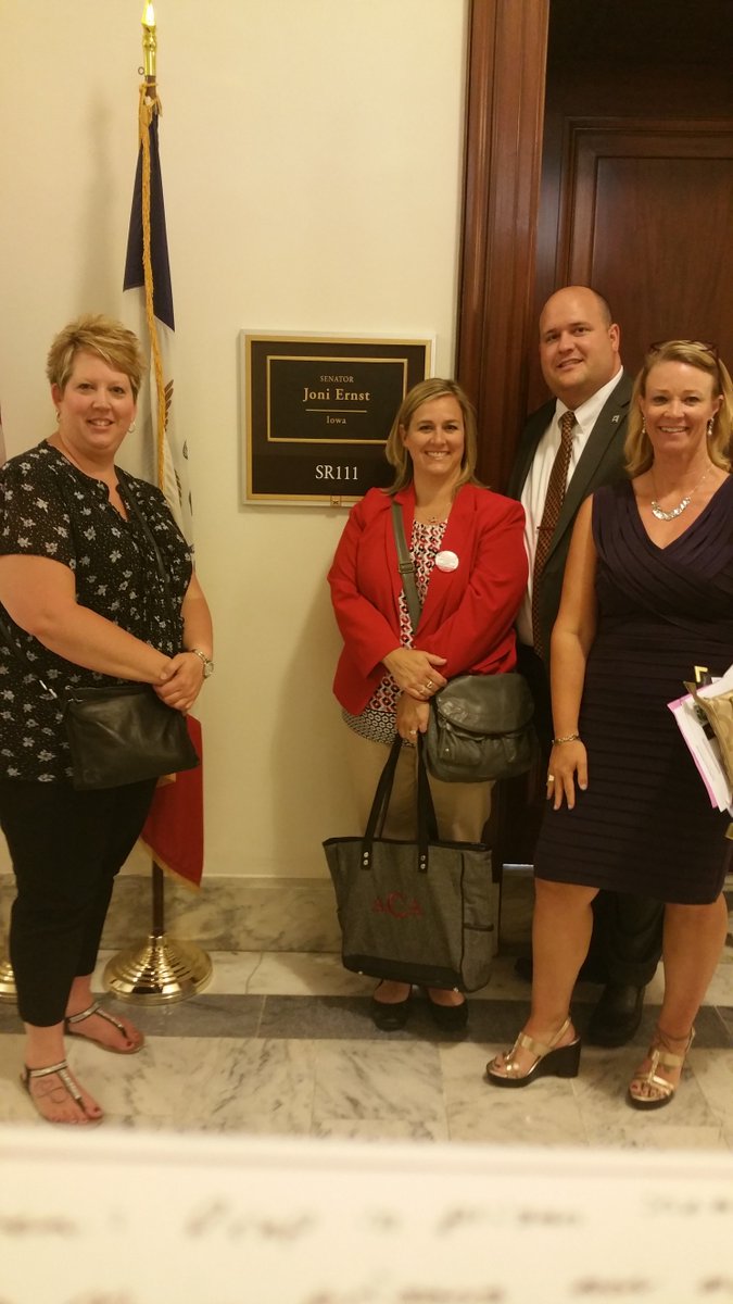 Global_imm's tweet photo. #tbt to our #Iowa members advocating 4 #21cenwork @SenJoniErnst @ChuckGrassley during #CFGI16! #immigration #SHRM16 https://t.co/jBv2jXtWeO
