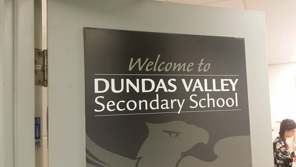 FilomenaTassi's tweet photo. My warmest congratulations on the hard work of @Dundas_ValleySS graduates! #HamOnt #classof2016 https://t.co/pFHsq5sdHE