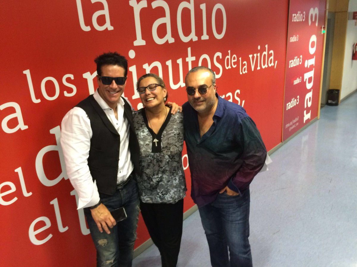 angelfallensp's tweet photo. Continuando con la promo de #AngelFallenFromTheSky en #Madrid | #Antena3 | #RTVE | #FernandoCarrillo #ChicoCastillo https://t.co/fmOxWejwiZ