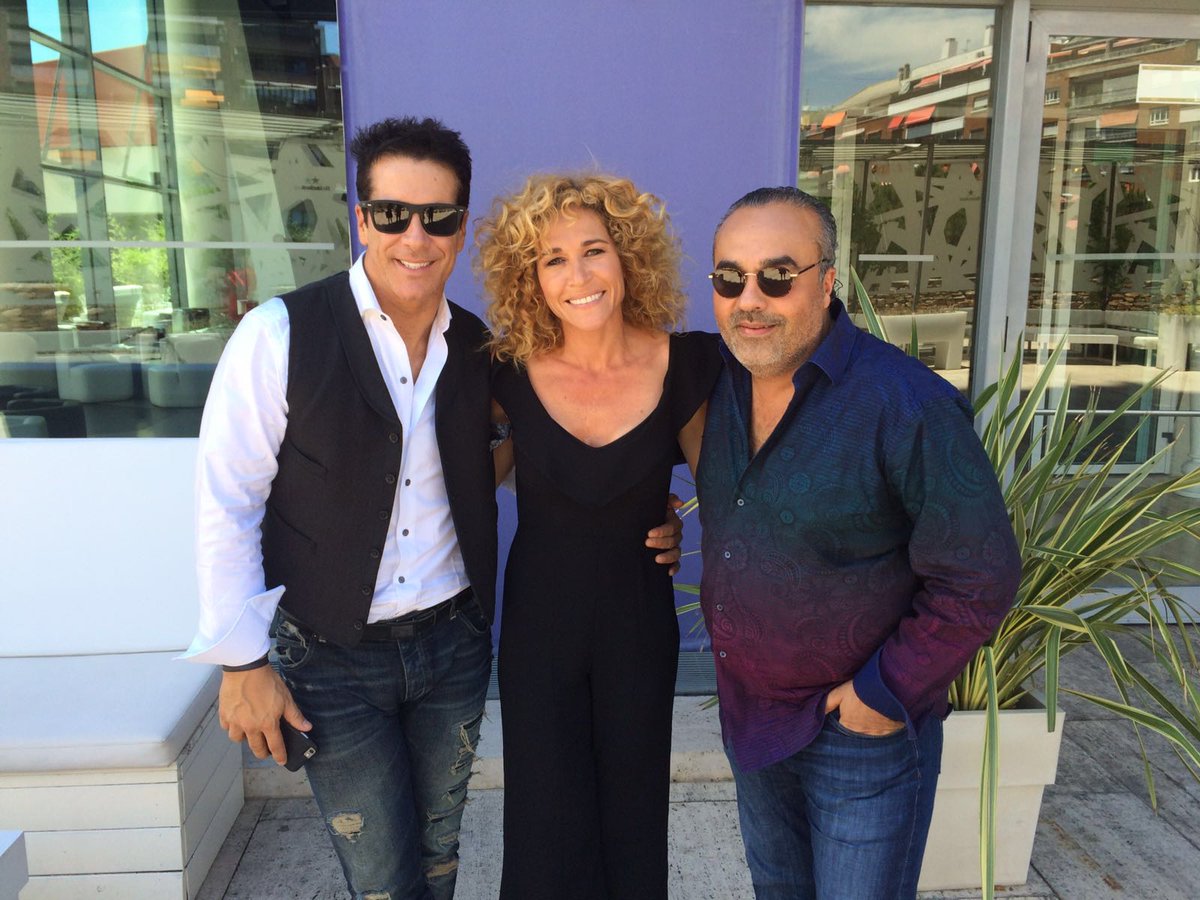 angelfallensp's tweet photo. Continuando con la promo de #AngelFallenFromTheSky en #Madrid | #Antena3 | #RTVE | #FernandoCarrillo #ChicoCastillo https://t.co/fmOxWejwiZ