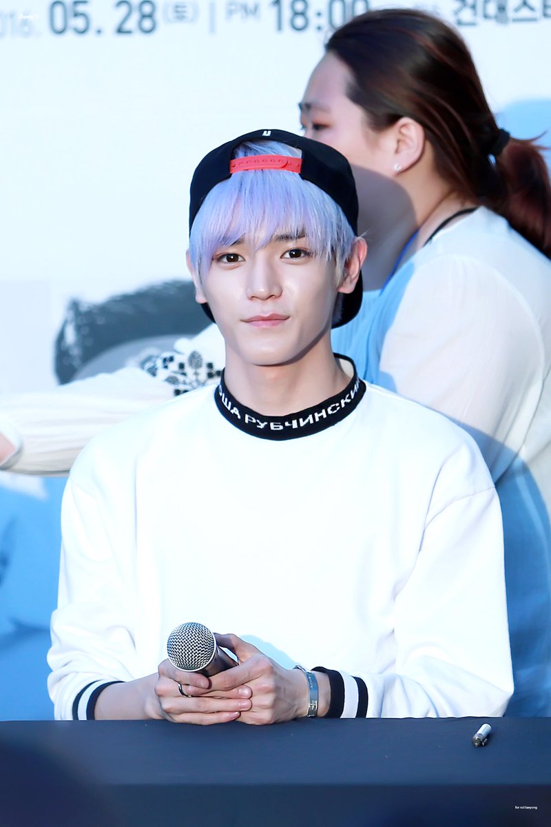 Danke71's tweet photo. 태용아 생일축하해!! 태어나줘서 고마워~앞으로도 행복한 시간이 보내자!! 💕💕
#HappyTaeyongDay 
#태용아생일축하해 https://t.co/aa62TcIa3e