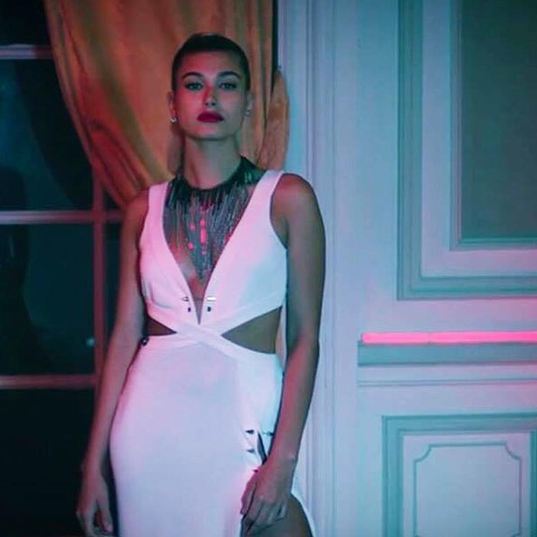 portalhaileybr's tweet photo. philippplein78: @haileybaldwin #arrasando em seu vestido #philippplein !!! #pleinsquad https://t.co/DhEiwpL0hq