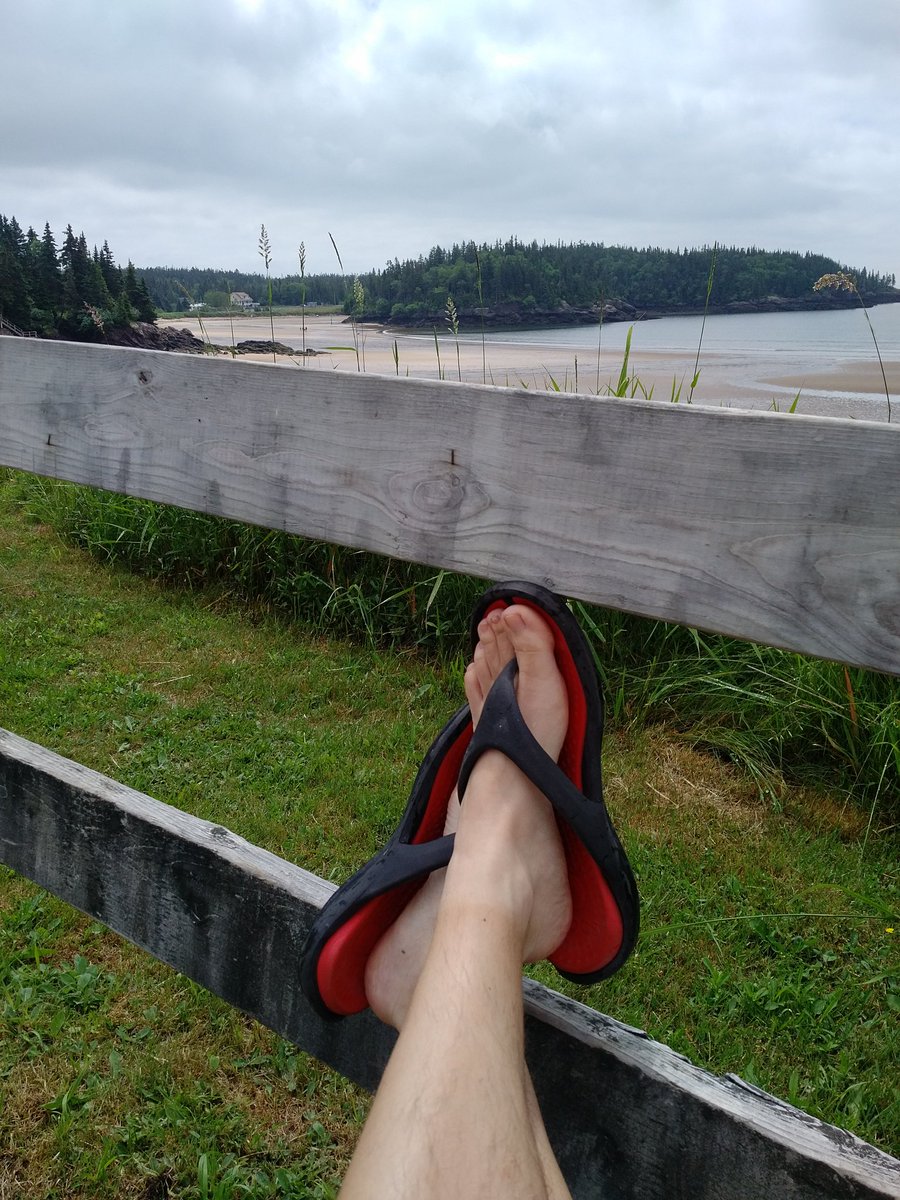 NBStrangeBrew's tweet photo. @bamcklr #FeetAtWork #FeetNotAtWork time to relax... https://t.co/Fv3xHQHE36