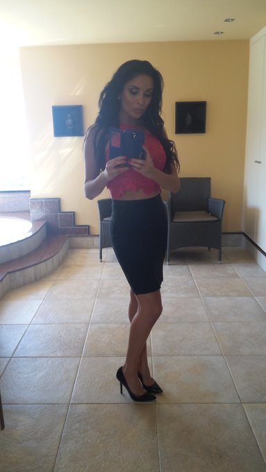 2 pic. Nice location for my photoshoot https://t.co/07KS3YxzJ6