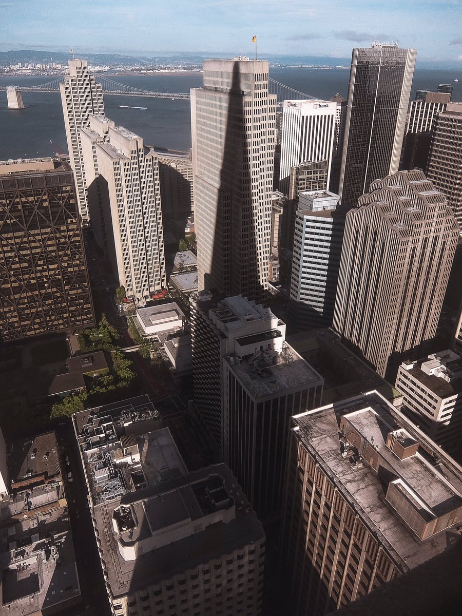 canutdebon's tweet photo. Shadow of the Pyramid

#streetsofsf #onlyinsf #sfgate https://t.co/jU4LZKevo1