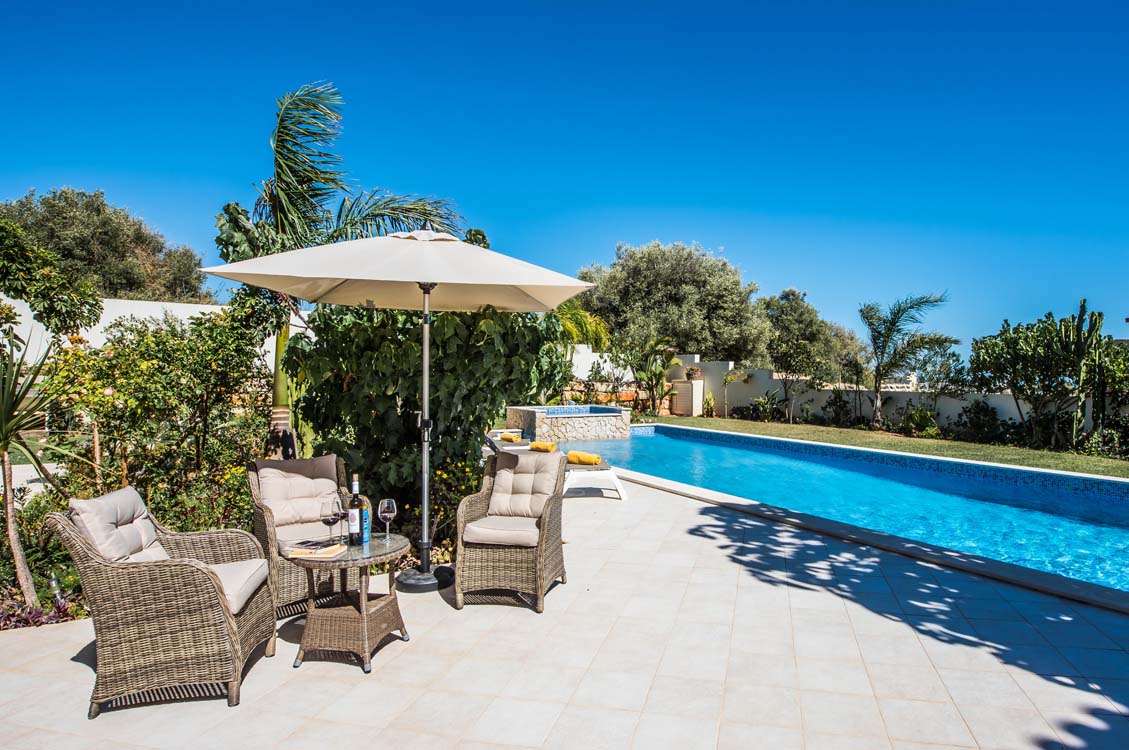 Exclusive Villa Golf tweet media