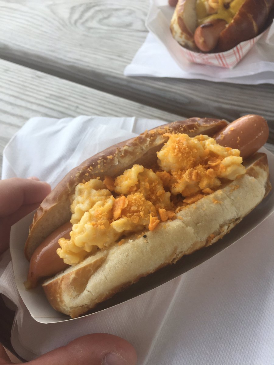 PaulThrows's tweet photo. The famous Glen Dog @WGI #HotDogs #Mac&Chesse #PretzelRoll #Chezit https://t.co/nGf4mOqLSq