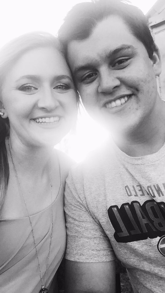 RyleeMichelle95's tweet photo. 11 days and counting till you are back in my arms! I miss you, other half of mine! 💕 https://t.co/OCFwqt76pM