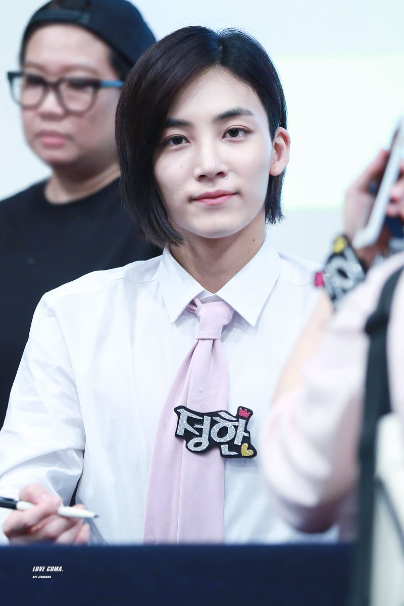 안녕 정한아
#세븐틴 #SEVENTEEN #정한 #JEONGHAN
<a href="/pledis_17/">세븐틴(SEVENTEEN)</a> 
me2.do/5HYKJZ2Z