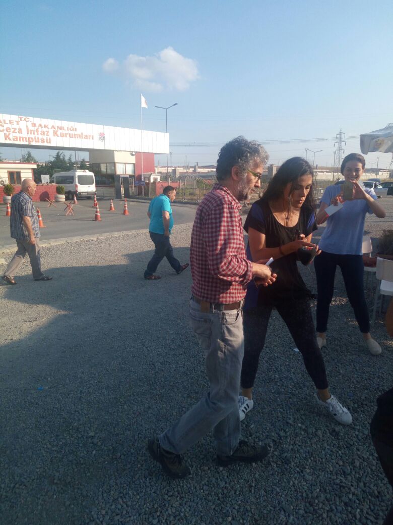 Erol Önderoğlu tahliye oldu!