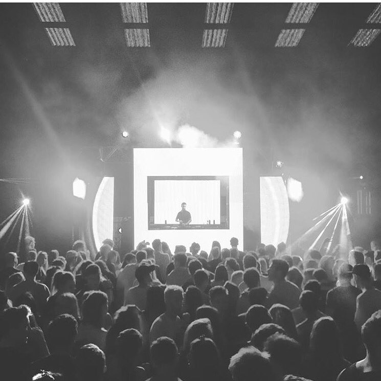 SplottWarehouse's tweet image. #TBT to the last event at Splott! But your tickets for the next event here: colorcardiff2016.eventbrite.com