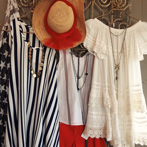 Annabelle2174's tweet photo. A few of our favorite looks that will guarantee you win best dressed at every occasion this holiday weekend. https://t.co/buq4Xn2cR4