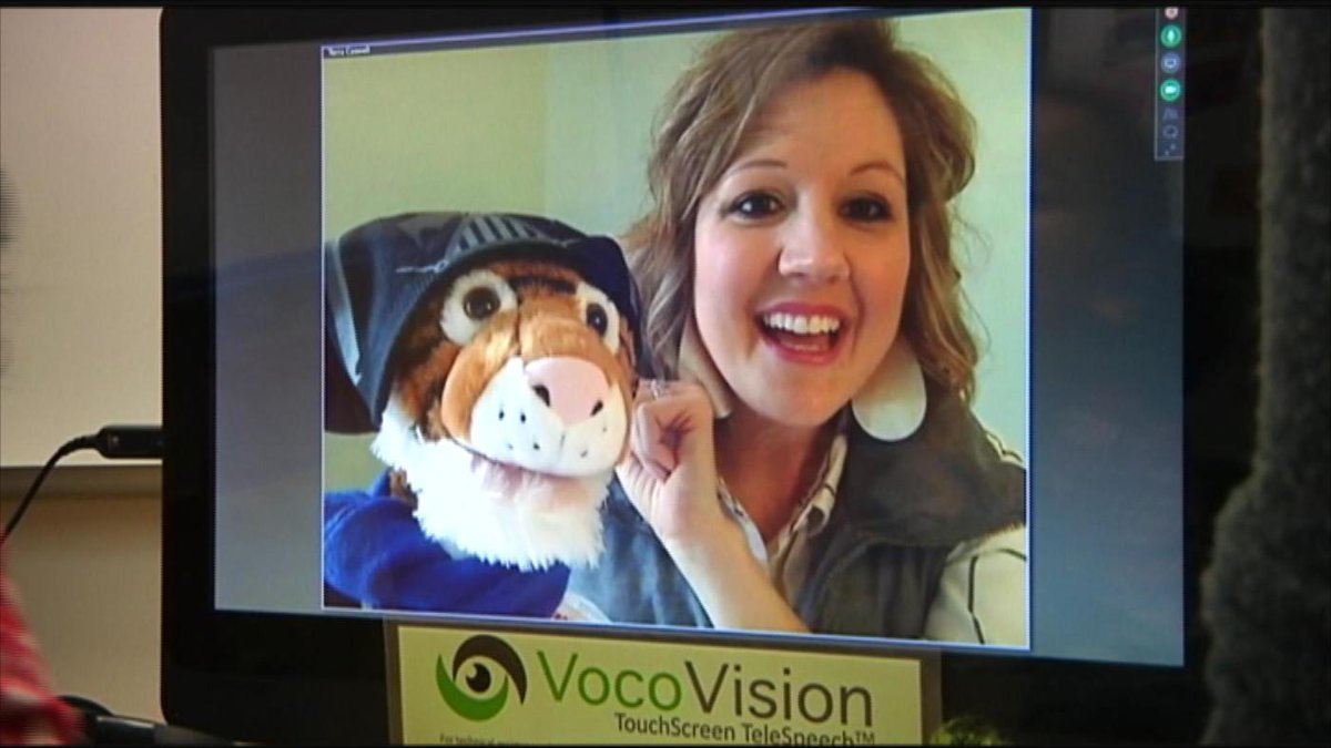 CareerBossMeg's tweet photo. Tele-therapy saves the day! #vocovision #teletherapy #slpeeps https://t.co/1CaralALSl https://t.co/I4SttLIKVb